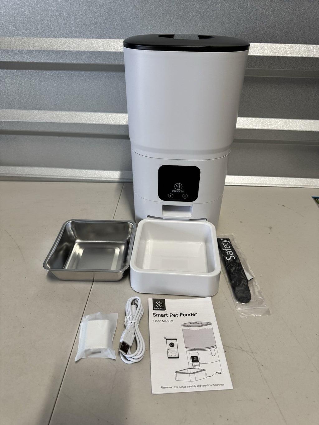 Large 6L SMART Automatic pet Feeder  & Stainless Steel Bowl - WIFI , Dog & Cat