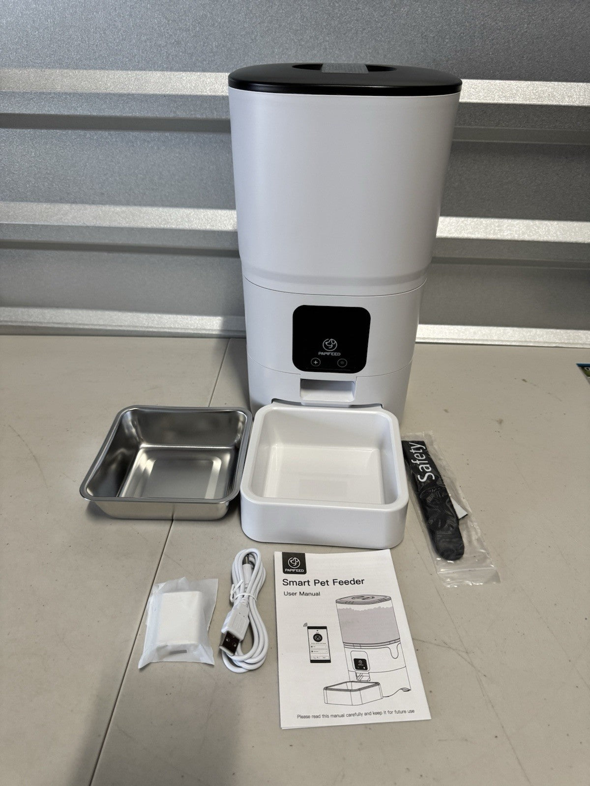 Large 6L SMART Automatic pet Feeder  & Stainless Steel Bowl - WIFI , Dog & Cat